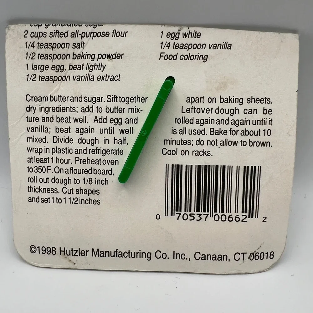 Hutzler Manufacturing Co.  Pteradactyl Cookie Cutter Sealed in Package VTG 1998